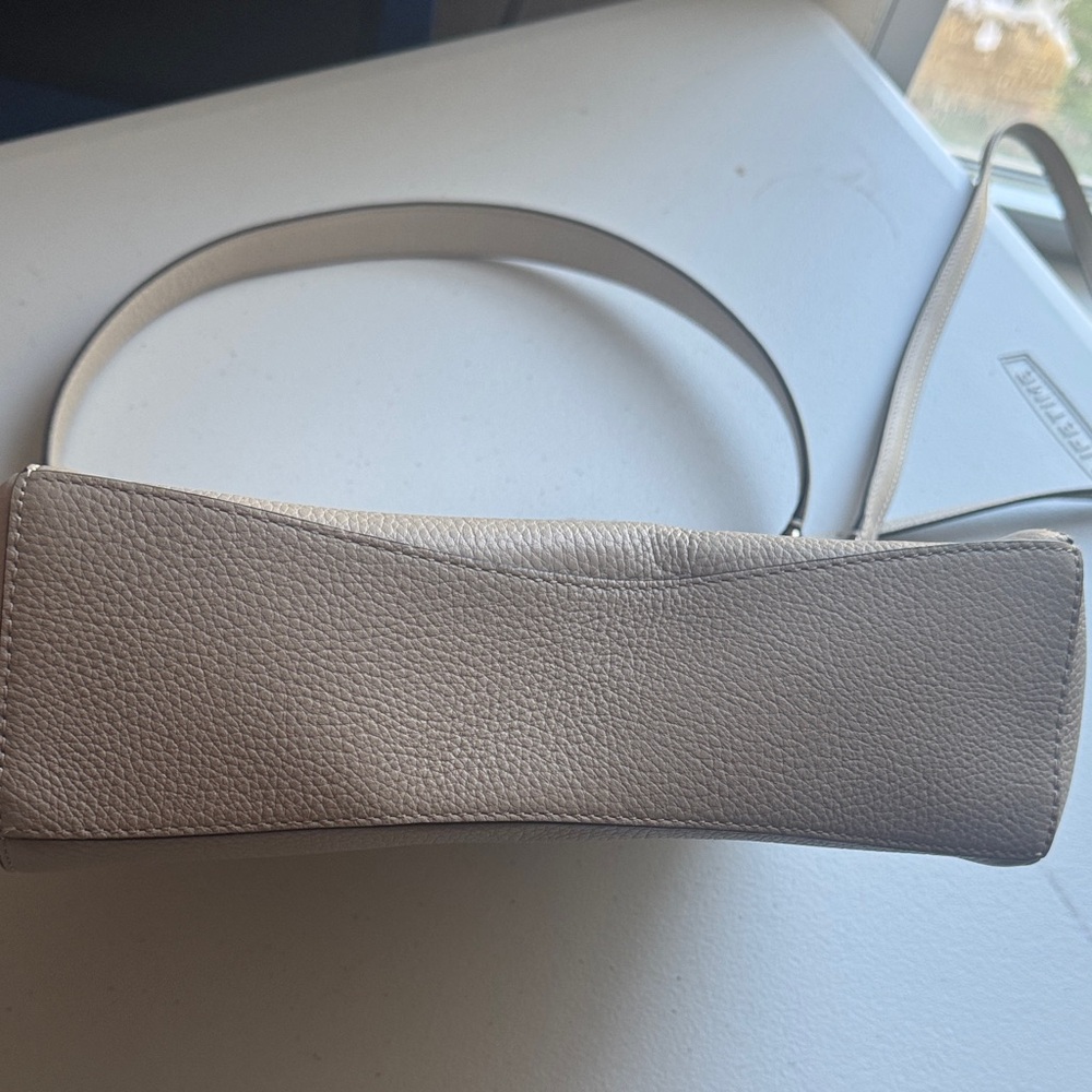 Kate Spade Cream Leather Shoulder Bag - Picture 7 of 11